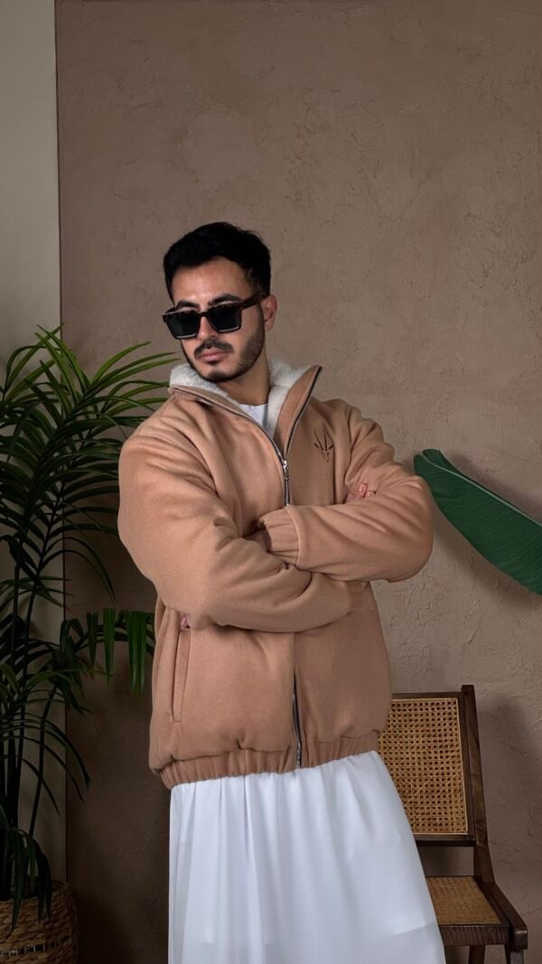 جاكيت كشمير باللون الجملي