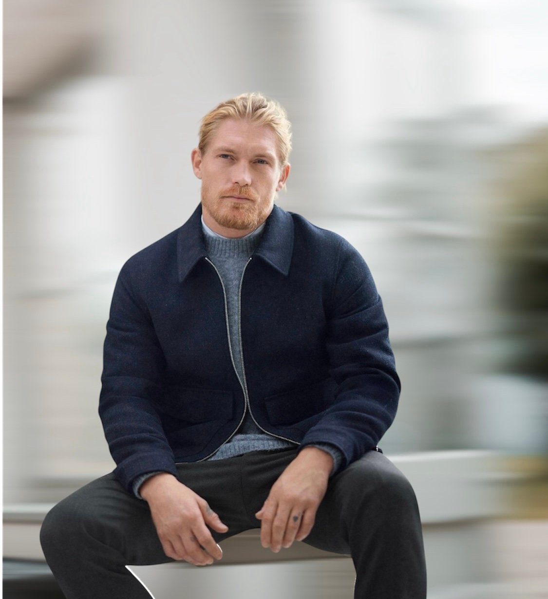 جاكيت كحلي بطانة فرو