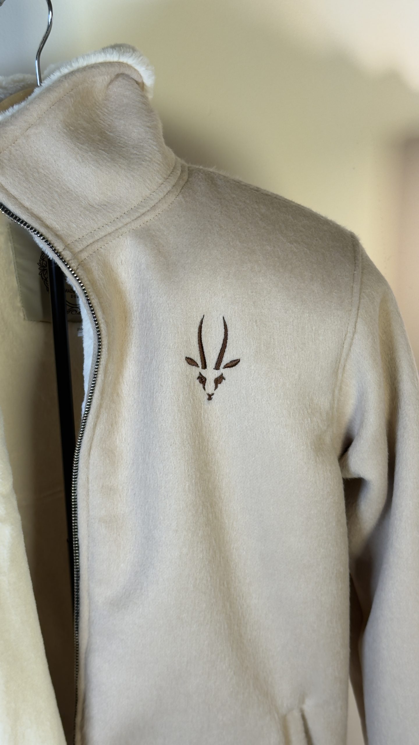 جاكيت السولعي بيج فاتح جدا كشميري 🐐 فخم جدا (اصدار محدود)