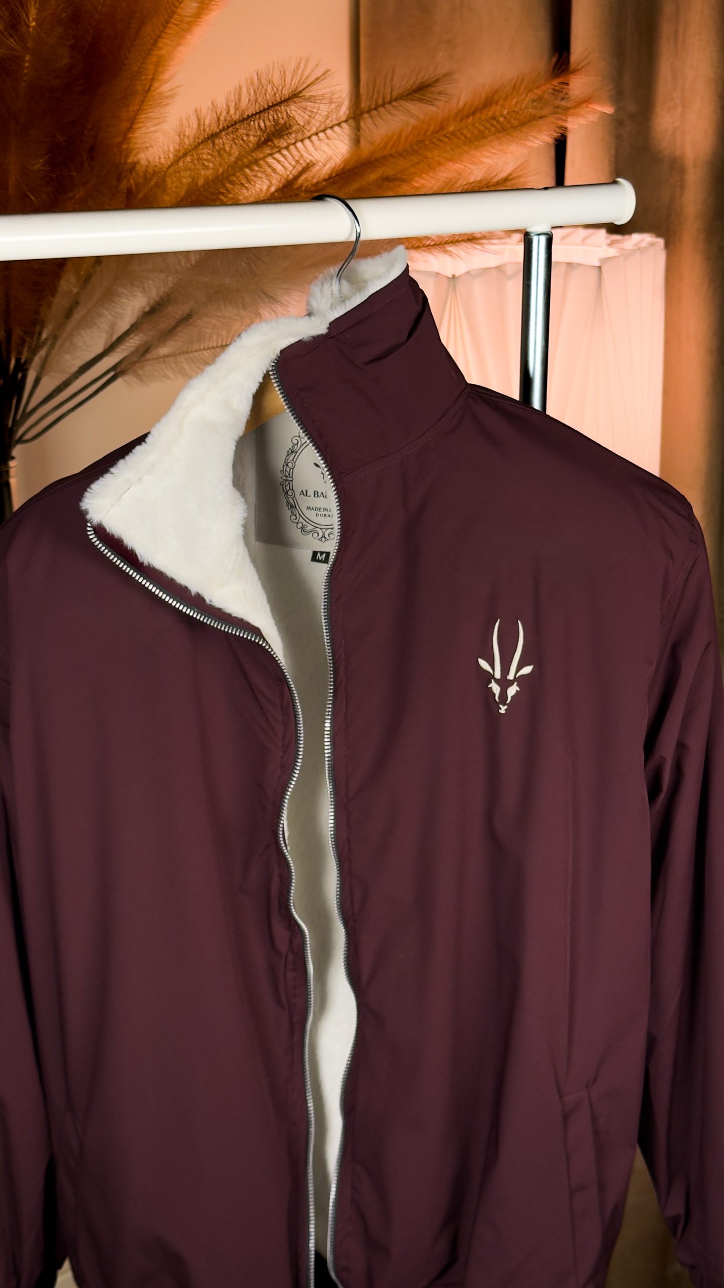 جاكيت الوكرة عنابي ضد المطر